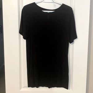 Zenana Premium crew neck ladies shirt. Size L